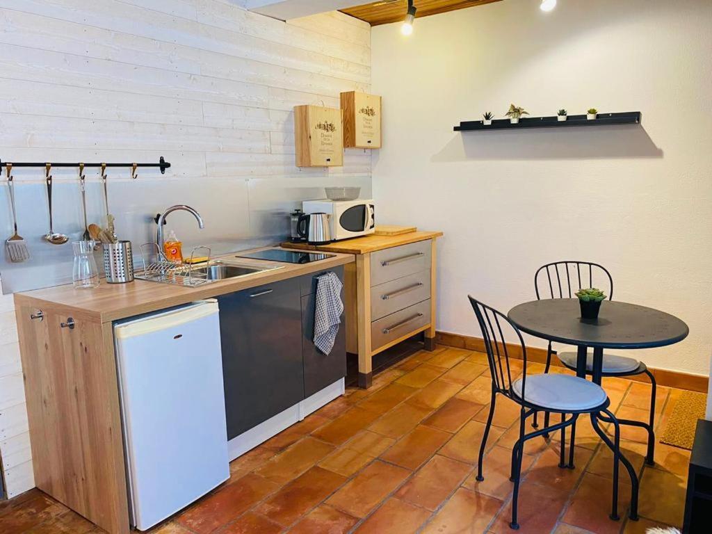 Studio Ile De La Barthelasse A Deux Pas Du Centre Avignon Luaran gambar